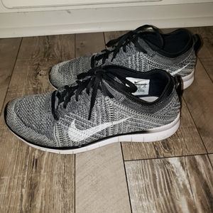 Women's Nike free run flyknits
